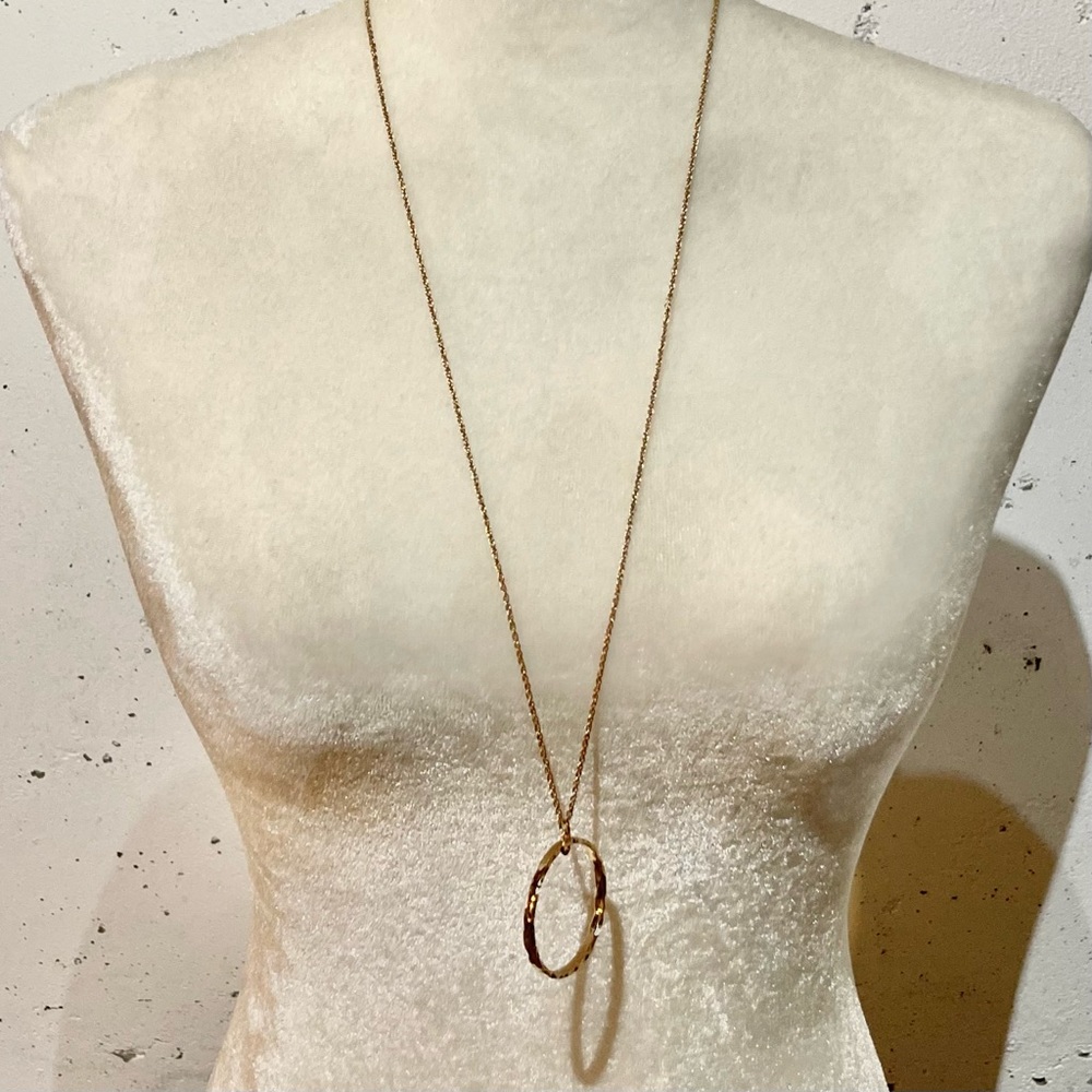 NWT Towne and Reese Circle Necklace Gold Tone